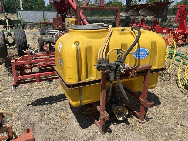 660L függesztett permetező