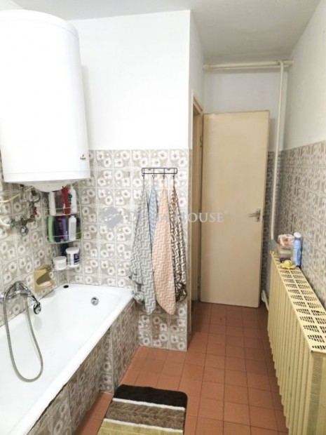 66 nm-es h�z elad� B�ly