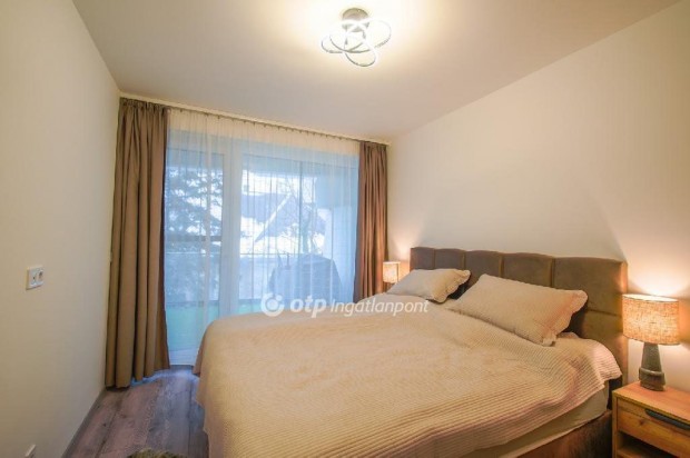 66 nm-es lak�s elad� Si�fok