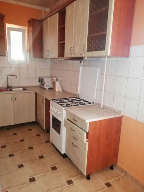 67 nm-es lak�s elad� Bakonyszombathely