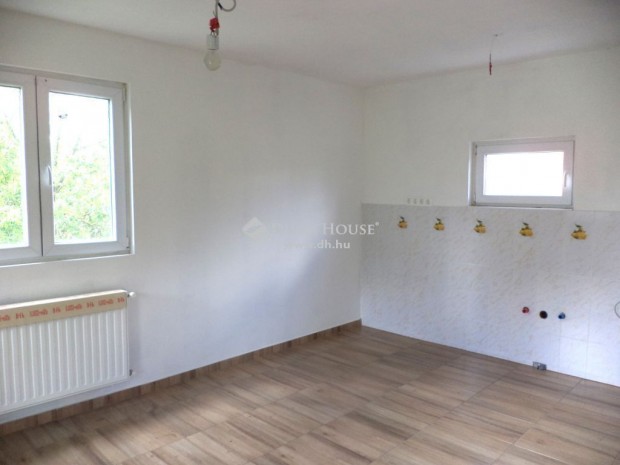 68 nm-es h�z elad� K�poln�sny�k