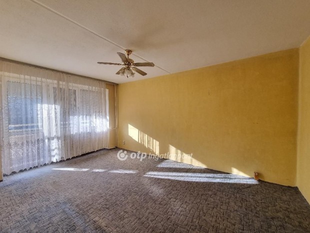 68 nm-es lak�s elad� P�pa