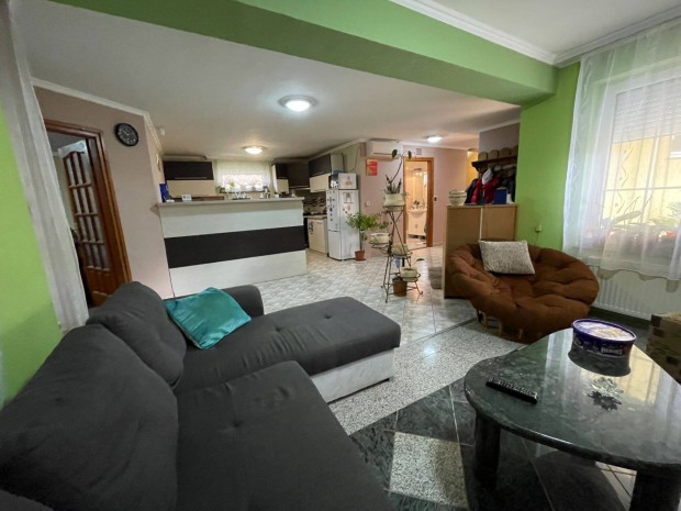 69121 Ny�regyh�za - Ny�rsz�l�s, nappali + 3 szob�s csal�di h�z j� �ll