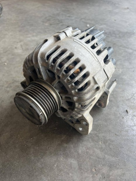 695. Vw Volkswagen Audi Seat Skoda TDI Generátor 06F 903 023F szénkefe