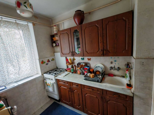 69768 Ny�regyh�za - J�sav�ros sz�l�n, 2 szob�s lak�s f�ldszinten elad