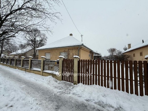 69 nm-es h�z elad� Baktal�r�nth�za