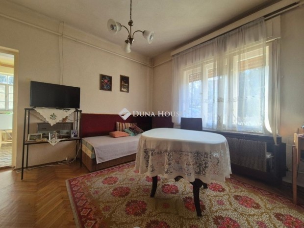 69 nm-es h�z elad� Zam�rdi