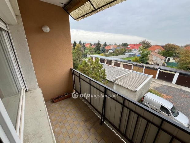69 nm-es lak�s elad� Mosonmagyar�v�r
