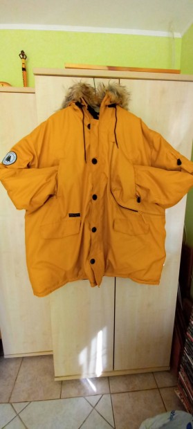 6-7XL-es North 564 vizleperget Parka