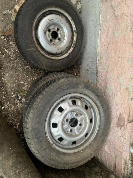 6 db lemez felni gumikkal