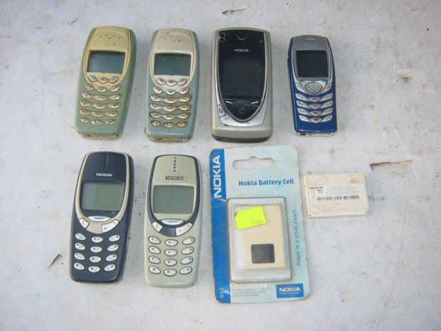 6 db régi Nokia mobiltelefon + 2 db akku