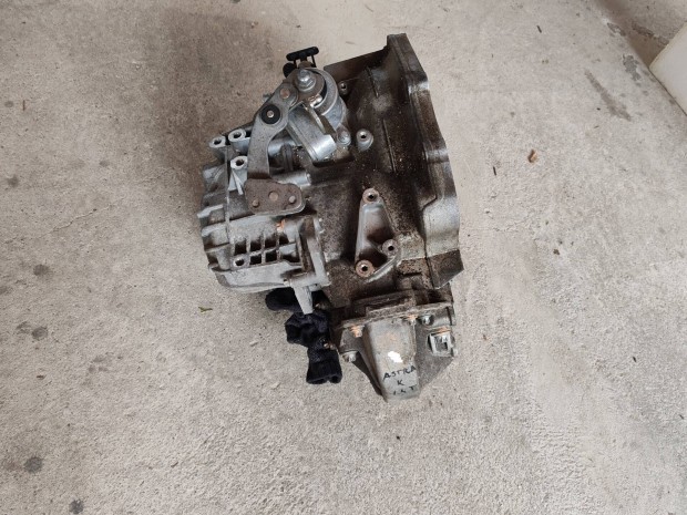 6 sebess�ges Opel sebess�gv�lt�