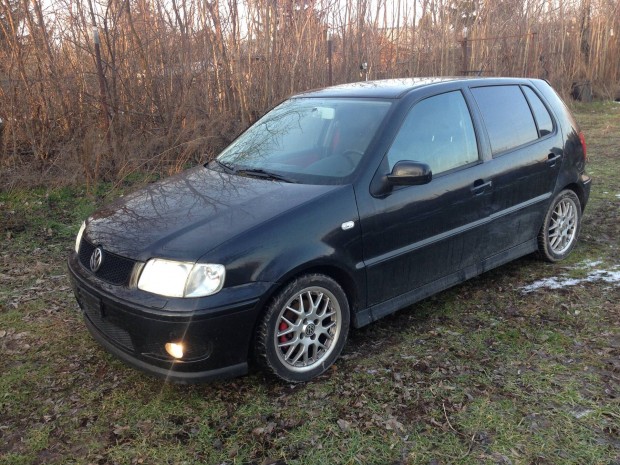 6n2 Polo Gyari fekete motorháztető
