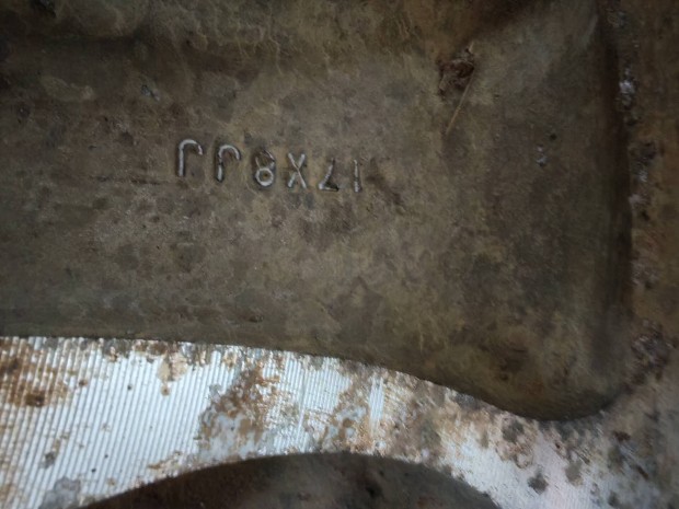 6x139.7R17 alufelni+265/65R17 gumiabroncs 