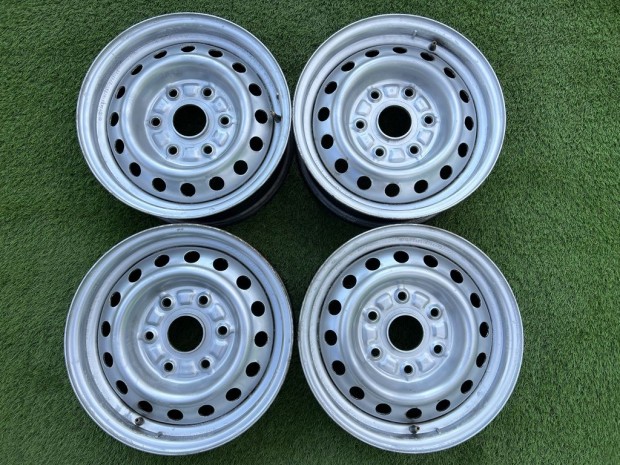 6x139.7 15" Toyota HI-ACE gyri lemezfelni 5,5Jx15h2 ET29