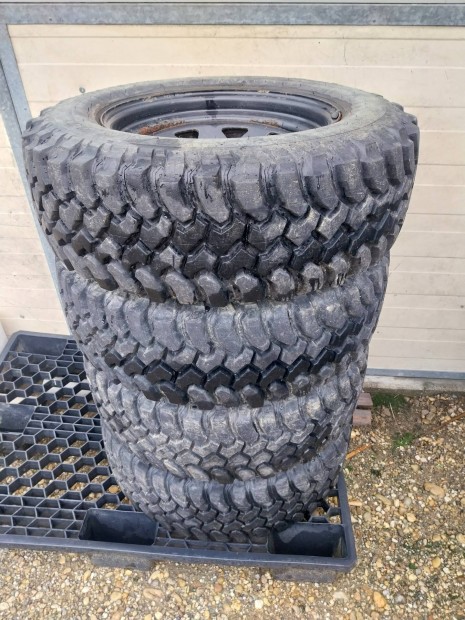 6x139.7 16 terepgumi L200 Pajero 