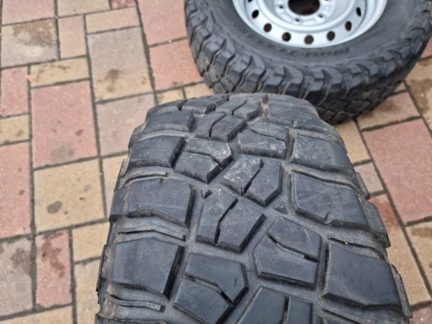 6x139,7 lemezfelni Bfgoodrich KM3 gumikkal