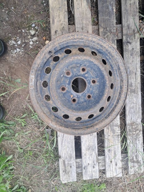 6x 130 15" Toyota Hiace felni 1db 6000ft