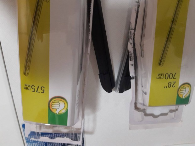 700mm és 575 mm feszített gumis autó ablaktörlők új