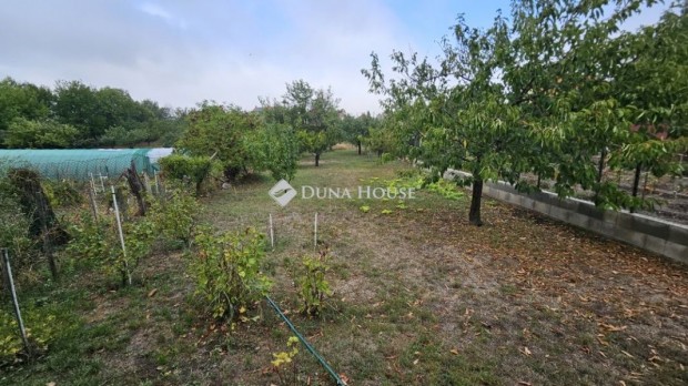 707 nm-es telek elad� V�rpalota