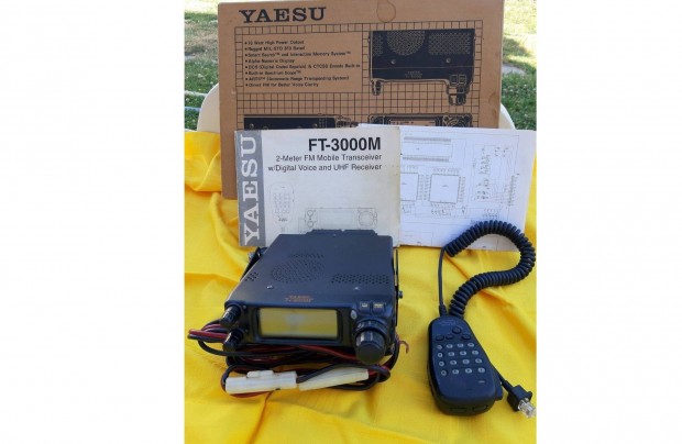 70W-os Yaesu mobil 2m-n trasceiver 70cm -en vevő