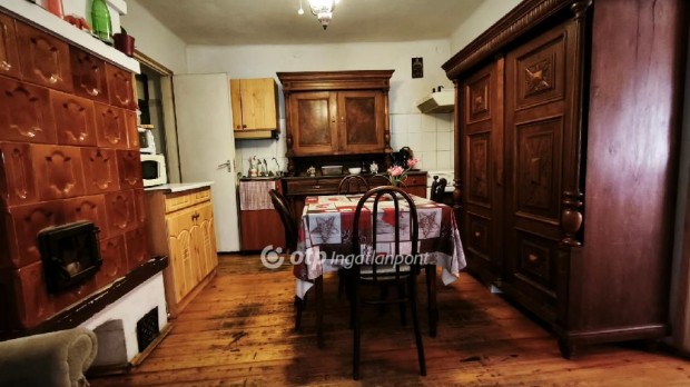 70 nm-es h�z elad� D�legyh�za