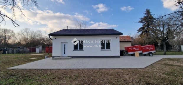 70 nm-es ház eladó Domaszék