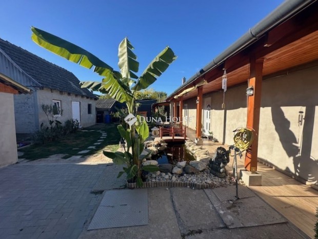 70 nm-es h�z elad� Dunaegyh�za