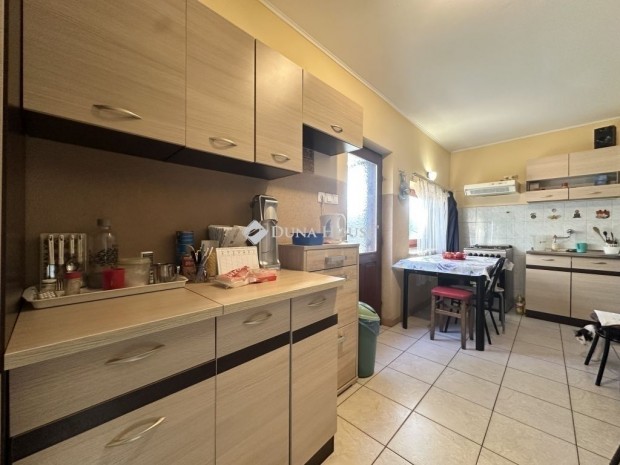 70 nm-es h�z elad� Szentkir�ly