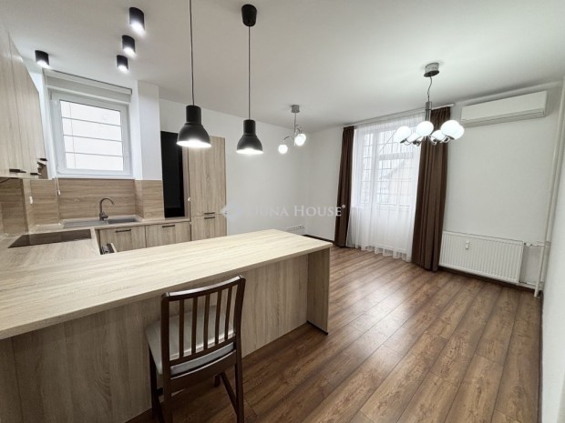 70 nm-es lak�s elad� Debrecen