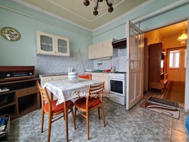 71 nm-es h�z elad� Hajd�szoboszl�