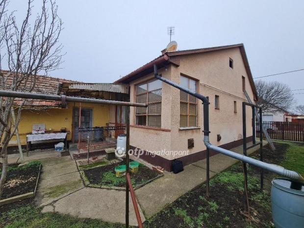 71 nm-es h�z elad� Hajd�szoboszl�