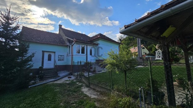 72 nm-es h�z elad� Zalaszabar