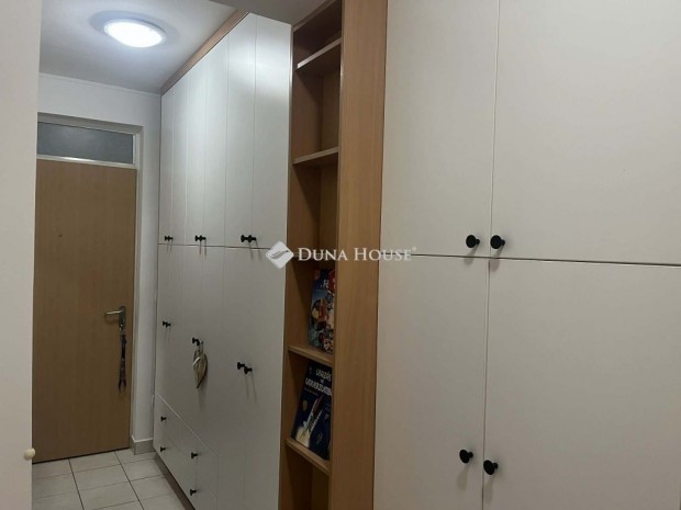 72 nm-es lak�s elad� Kecskem�t