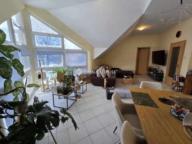 72 nm-es lak�s elad� Veszpr�m