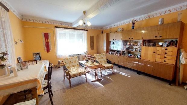 73 nm-es h�z elad� D�vav�nya