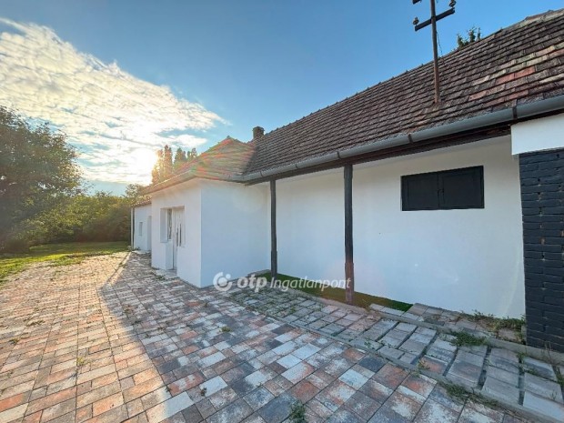 73 nm-es h�z elad� K�nya