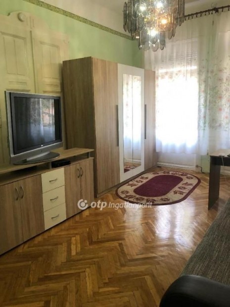 74 nm-es lak�s elad� Szeged