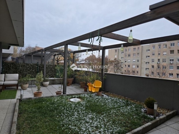 74m2 lak�s a Campusban, 52m2 terasz