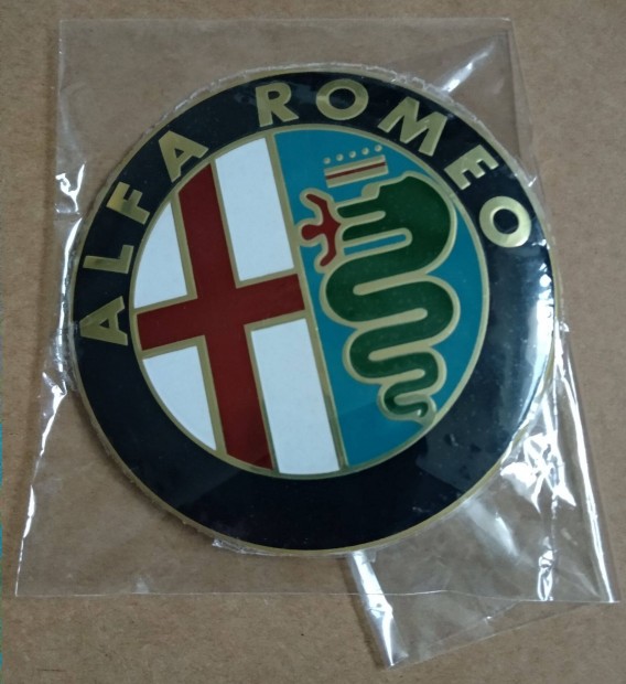74mm-es klasszikus arany embléma Alfa Romeo -hoz