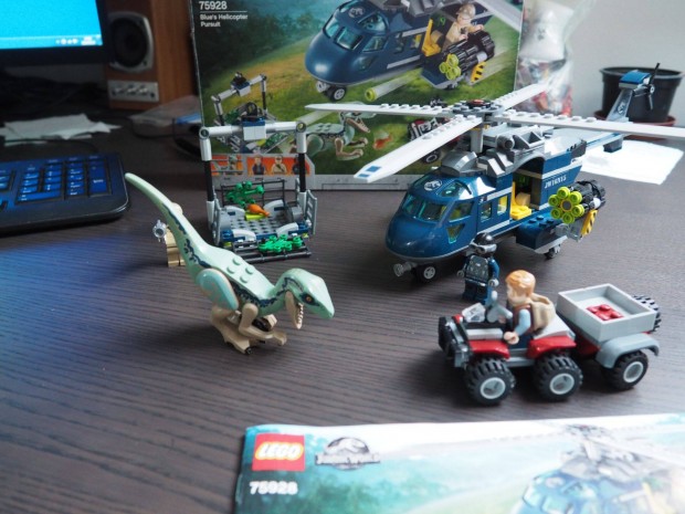 75928 LEGO Jurassic World Blue helikopteres ldzse