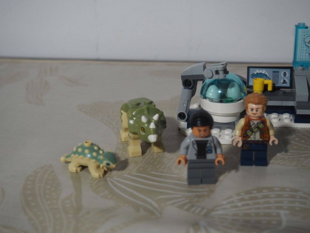 75939 LEGO Jurassic World - Dr. Wu laborja