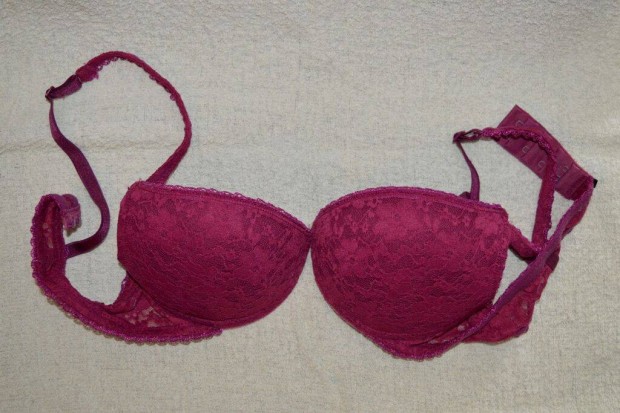 75B Tezenis melltartó