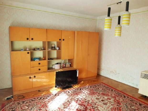 75 nm-es h�z elad� Sz�kesfeh�rv�r