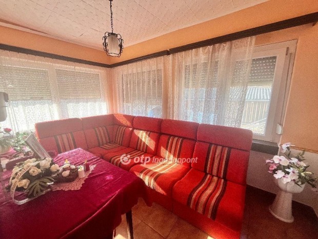 75 nm-es h�z elad� Szomolya