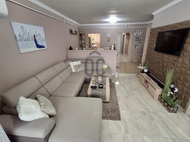 75 nm-es lak�s elad� Cegl�d