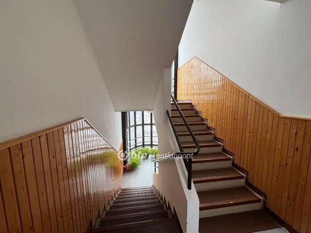 75 nm-es lak�s elad� Hajd�n�n�s