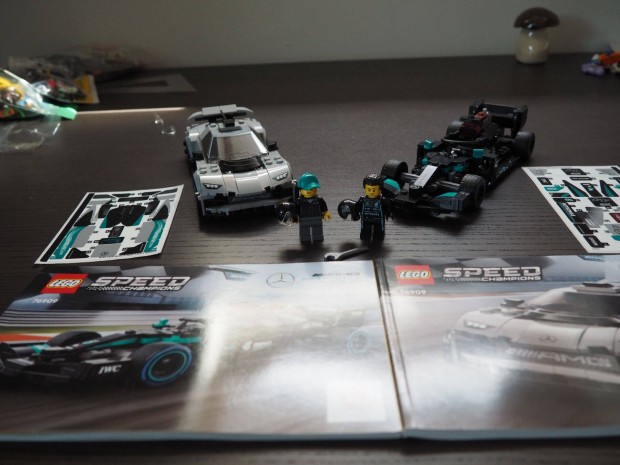 76909 LEGO Speed Champions - Mercedes-AMG F1 W12 E Performance & Merc