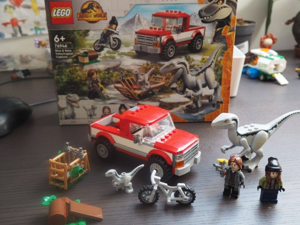 76946 LEGO Jurassic World - Kk s Bta velociraptorok elfogsa