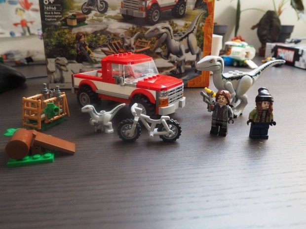 76946 LEGO Jurassic World - Kk s Bta velociraptorok elfogsa